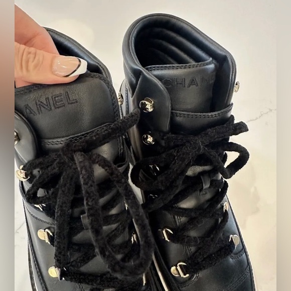 Chanel Combat Hiking Boots Never Worn Sz 42 New Extra Laces Non Skid Leather - Picture 2 of 6